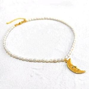Stunning Freshwater pearl Crescent 🌙 necklace